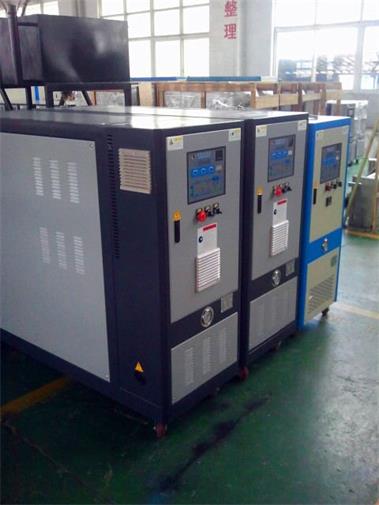 山東大型模溫機，大型導(dǎo)熱油電加熱器，溫度循環(huán)控制機